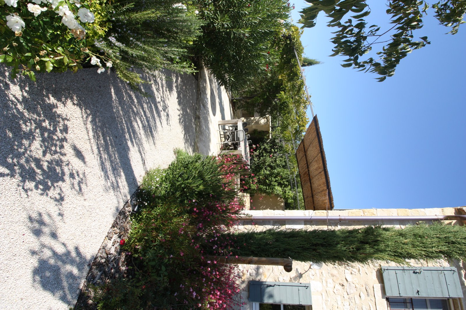 Mas du Roc — jardin et pergola