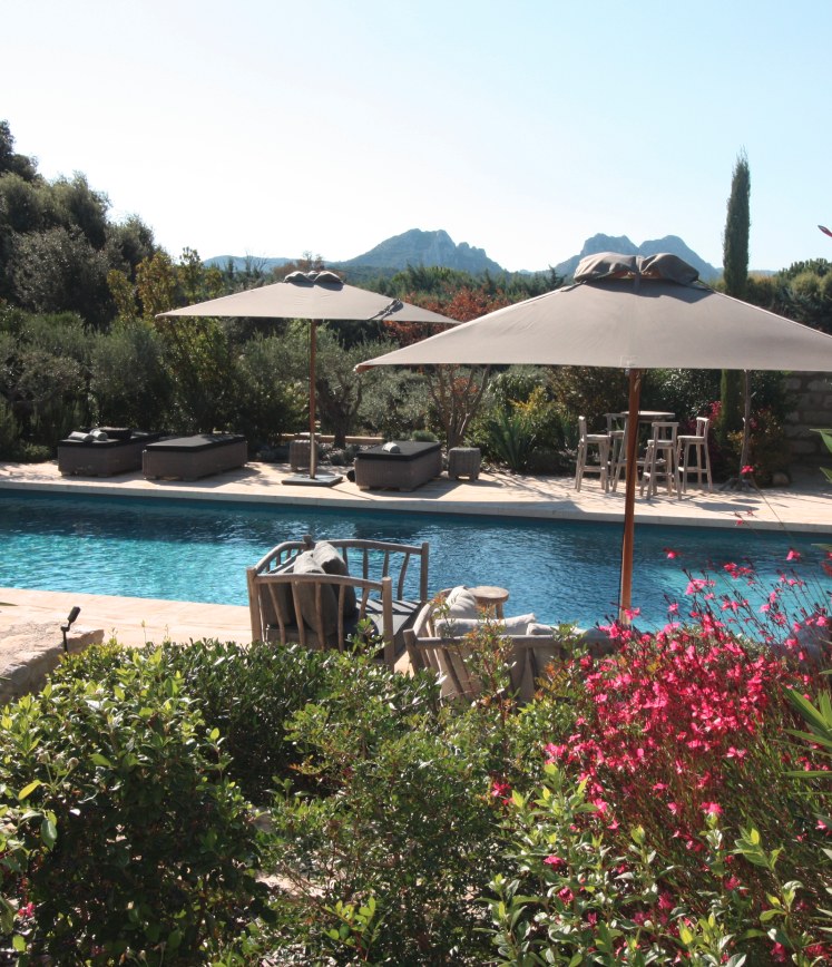 Une piscine généreuse