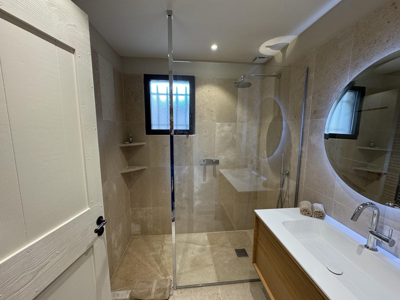 Mas Saint Gabriel — salle de bain